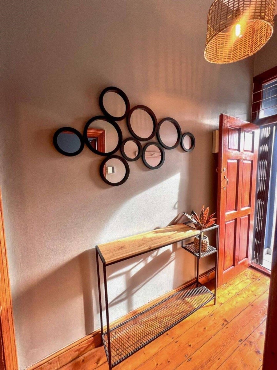 To Let 2 Bedroom Property for Rent in Woodstock Western Cape